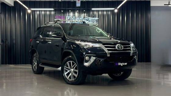 TOYOTA HILUX 2.8 SRX 4X4 CD 16V DIESEL 4P AUTOMÁTICO