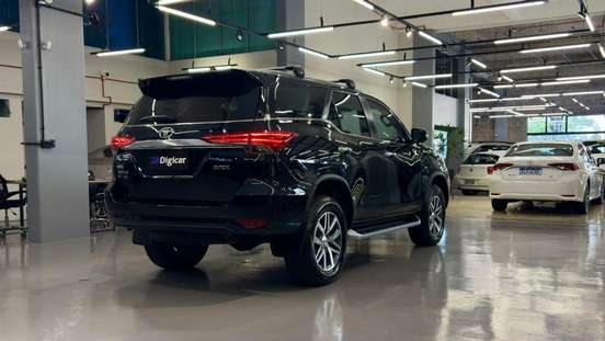 TOYOTA-HILUX-2017