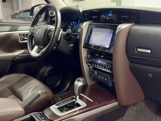 TOYOTA-HILUX-2.8 SRX 4X4 CD 16V DIESEL 4P AUTOMÁTICO TOYOTA-HILUX-2017