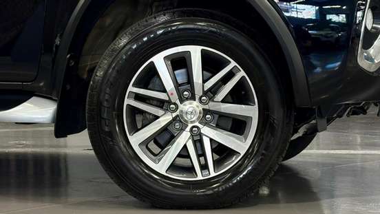 TOYOTA-HILUX-2.8 SRX 4X4 CD 16V DIESEL 4P AUTOMÁTICO TOYOTA-HILUX-2017
