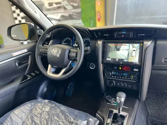TOYOTA-HILUX SW4-2026