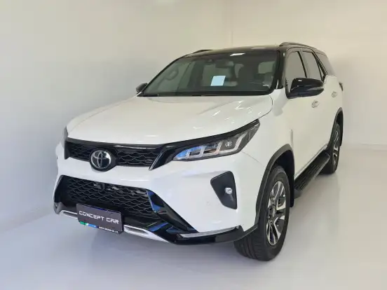 TOYOTA-HILUX SW4-2025