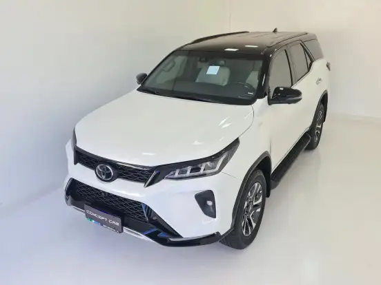 TOYOTA-HILUX SW4-2025