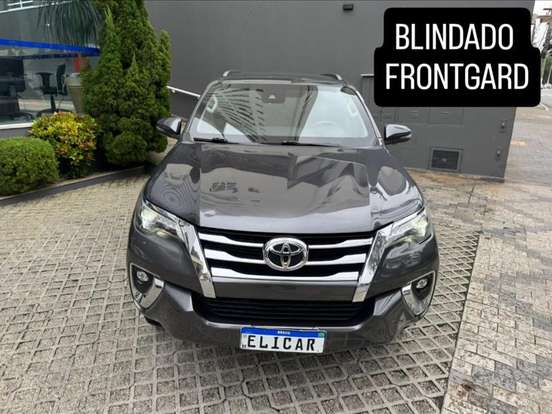 TOYOTA-HILUX SW4-2.8 SRX 4X4 7 LUGARES 16V TURBO INTERCOOLER DIESEL 4P AUTOMÁTICO TOYOTA-HILUX SW4-2018