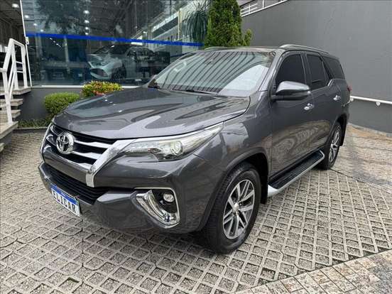 TOYOTA-HILUX SW4-2.8 SRX 4X4 7 LUGARES 16V TURBO INTERCOOLER DIESEL 4P AUTOMÁTICO TOYOTA-HILUX SW4-2018