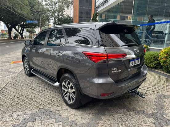 TOYOTA-HILUX SW4-2018