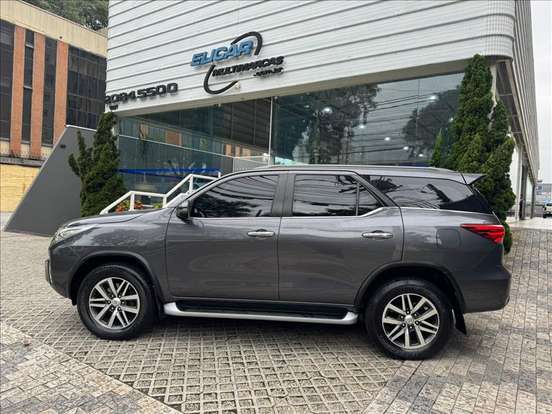 TOYOTA-HILUX SW4-2018