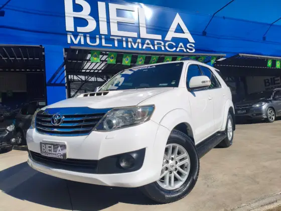 TOYOTA HILUX SW4 3.0 SRV 4X4 7 LUGARES 16V TURBO INTERCOOLER DIESEL 4P AUTOMÁTICO