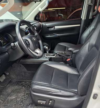 TOYOTA-HILUX-2017