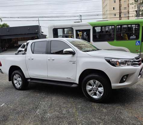 TOYOTA-HILUX-2017