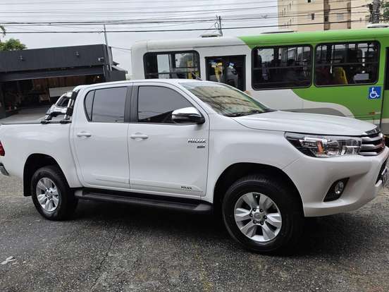 TOYOTA-HILUX-2.7 SRV 4X2 CD 16V FLEX 4P AUTOMÁTICO TOYOTA-HILUX-2017