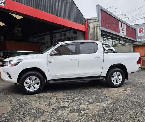 TOYOTA-HILUX-2017