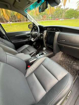 TOYOTA-HILUX SW4-2024