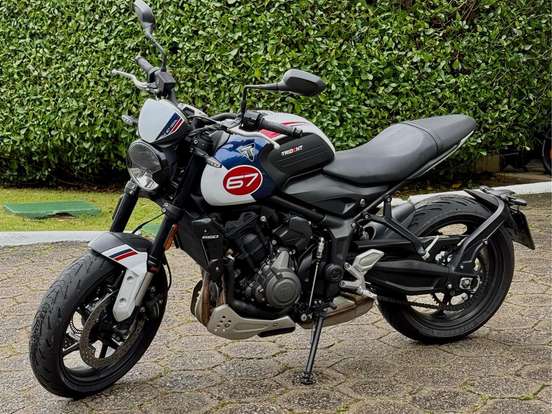 TRIUMPH-TRIDENT 660 TRIPLE TRIBUTE EDITION TRIUMPH-TRIDENT 660 TRIPLE TRIBUTE EDITION-2025