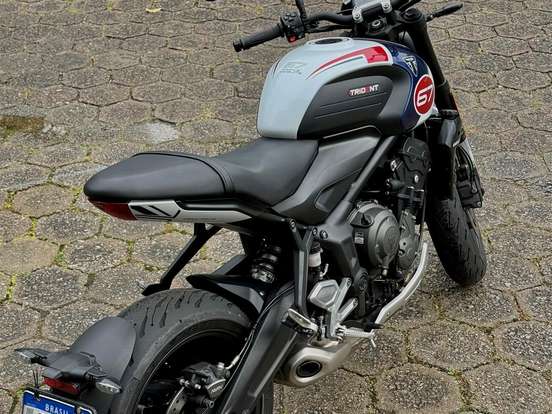 TRIUMPH-TRIDENT 660 TRIPLE TRIBUTE EDITION TRIUMPH-TRIDENT 660 TRIPLE TRIBUTE EDITION-2025