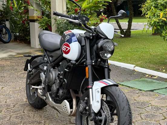 TRIUMPH-TRIDENT 660 TRIPLE TRIBUTE EDITION TRIUMPH-TRIDENT 660 TRIPLE TRIBUTE EDITION-2025