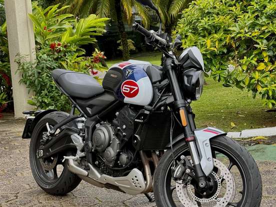 TRIUMPH-TRIDENT 660 TRIPLE TRIBUTE EDITION TRIUMPH-TRIDENT 660 TRIPLE TRIBUTE EDITION-2025