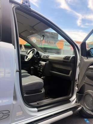 VOLKSWAGEN-CROSSFOX-2005