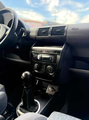 VOLKSWAGEN-CROSSFOX-2005