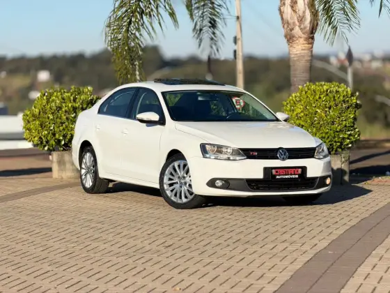 VOLKSWAGEN JETTA 2.0 TSI HIGHLINE 211CV GASOLINA 4P TIPTRONIC