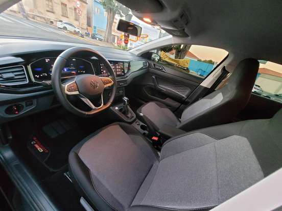 VOLKSWAGEN-POLO-2024