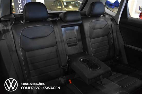 VOLKSWAGEN-TAOS-2026