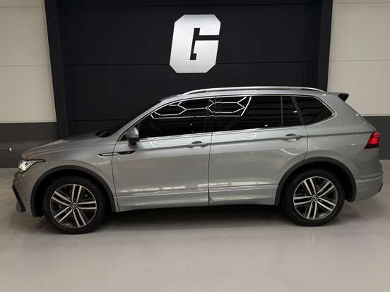 VOLKSWAGEN-TIGUAN-2.0 300 TSI GASOLINA ALLSPACE R-LINE AUTOMÁTICO VOLKSWAGEN-TIGUAN-2024