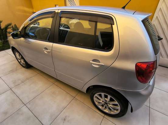VOLKSWAGEN-FOX-2014