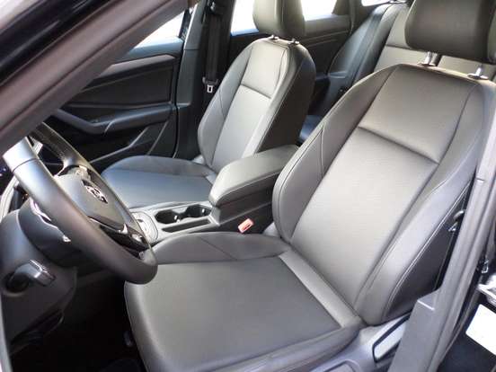 VOLKSWAGEN-JETTA-2019
