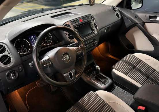 VOLKSWAGEN-TIGUAN-2.0 TSI 16V TURBO GASOLINA 4P TIPTRONIC VOLKSWAGEN-TIGUAN-2010