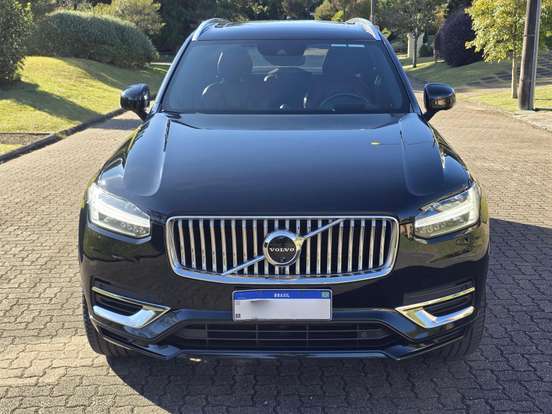 VOLVO-XC90-2020