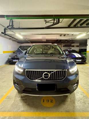 VOLVO-XC40-2021