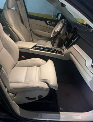 VOLVO-XC60-2025