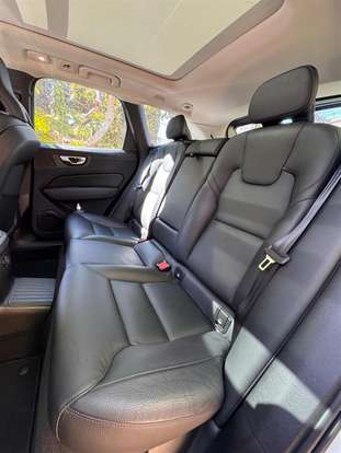 VOLVO-XC60-2022
