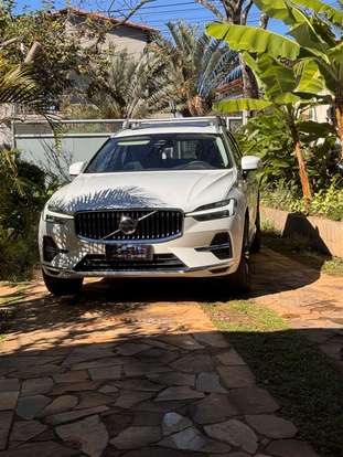 VOLVO-XC60-2022