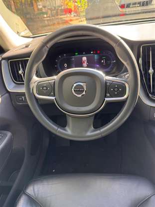 VOLVO-XC60-2022
