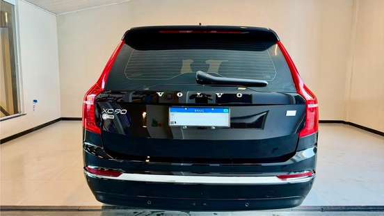 VOLVO-XC90-2024