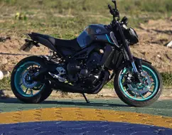 YAMAHA MT-09 YAMAHA MT-09