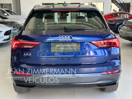 AUDI-Q3-2021