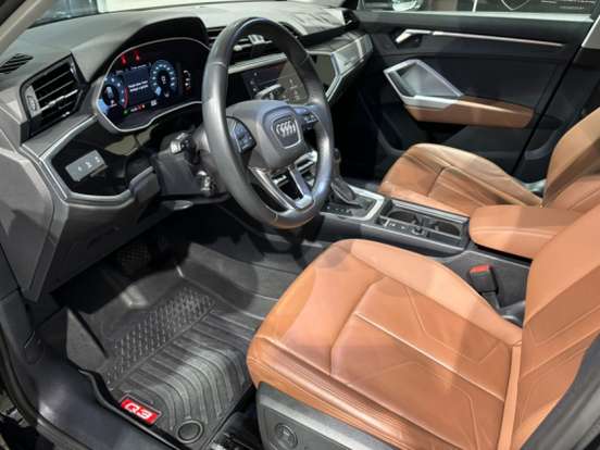 AUDI-Q3-2023