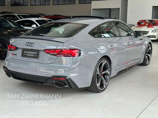 AUDI-RS5-2022