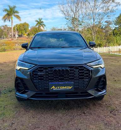 AUDI-Q3-2022