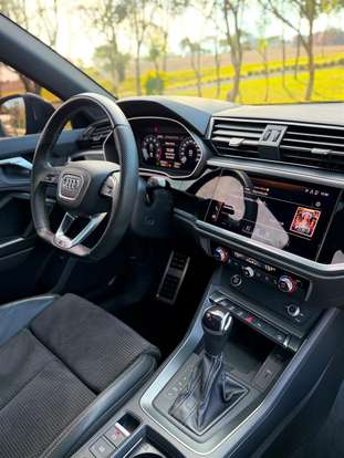 AUDI-Q3-2022