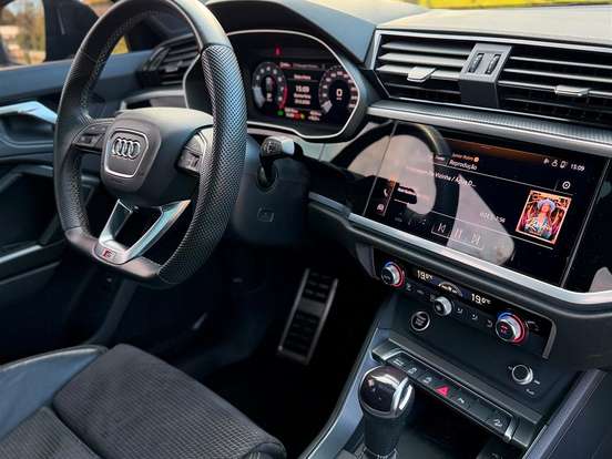 AUDI-Q3-2.0 40 TFSI GASOLINA PERFORMANCE BLACK QUATTRO TIPTRONIC AUDI-Q3-2022