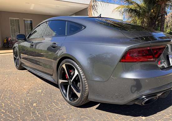 AUDI-RS7-2014