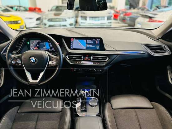 BMW-218i-2021