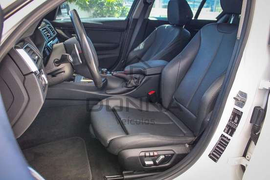 BMW-320i-2018
