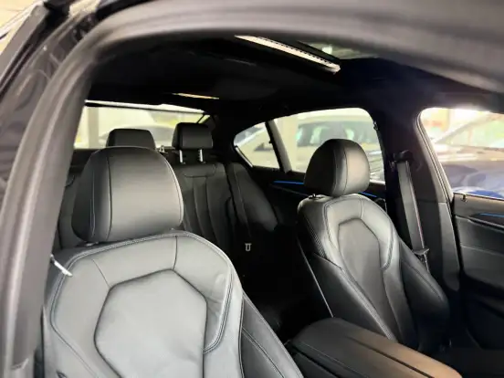 BMW-530e-2022
