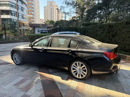 BMW-750i-4.4 V8 32V ACTIVEHYBRID 7 4P AUTOMÁTICO BMW-750i-2011