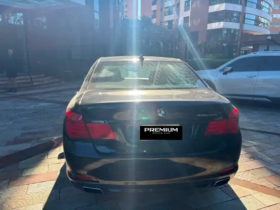 BMW-750i-4.4 V8 32V ACTIVEHYBRID 7 4P AUTOMÁTICO BMW-750i-2011